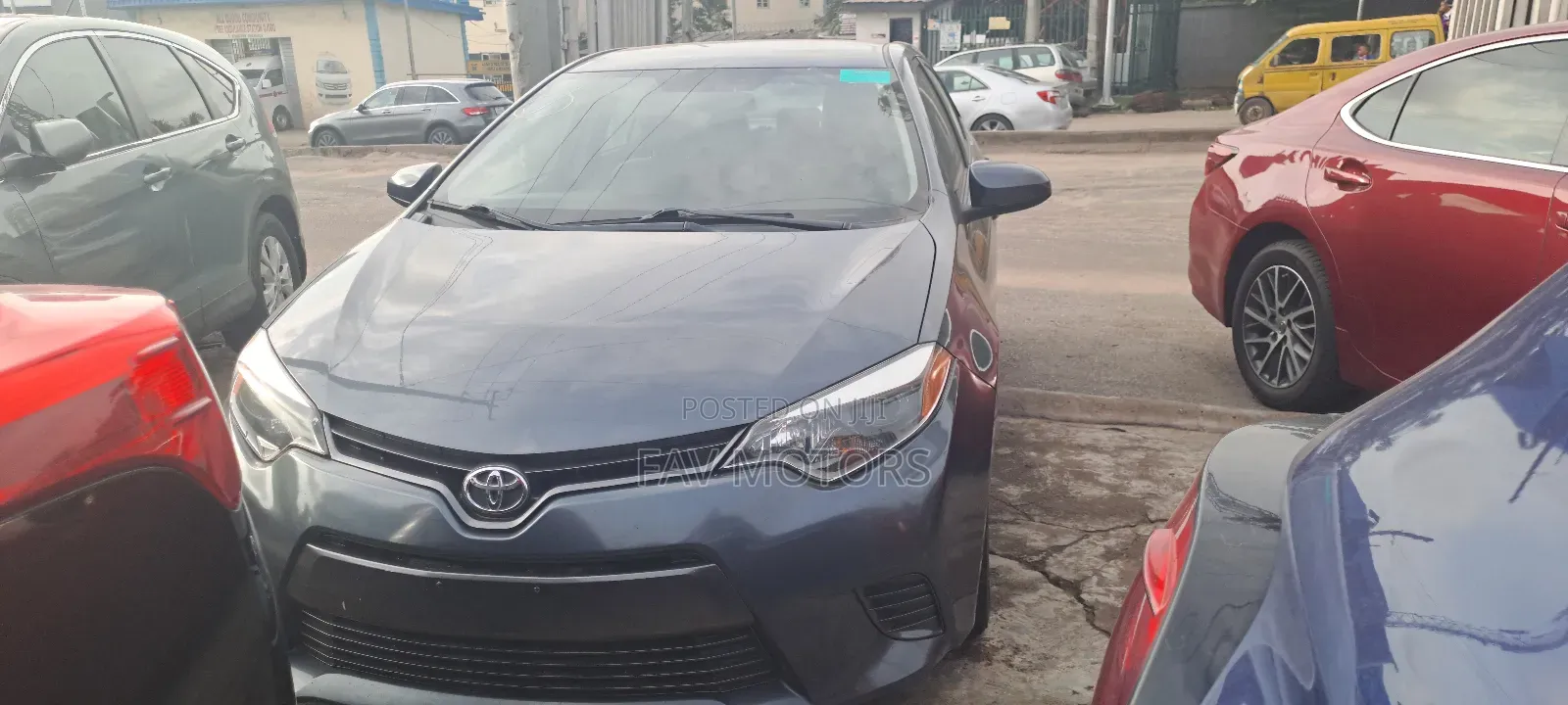 Toyota Corolla LE Premium 4dr Sedan (1.8L 4cyl CVT) 2015 Blue