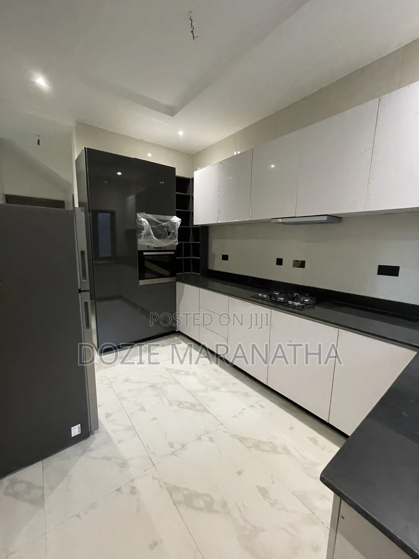 4bdrm Townhouse/Terrace in Guzape District for sale