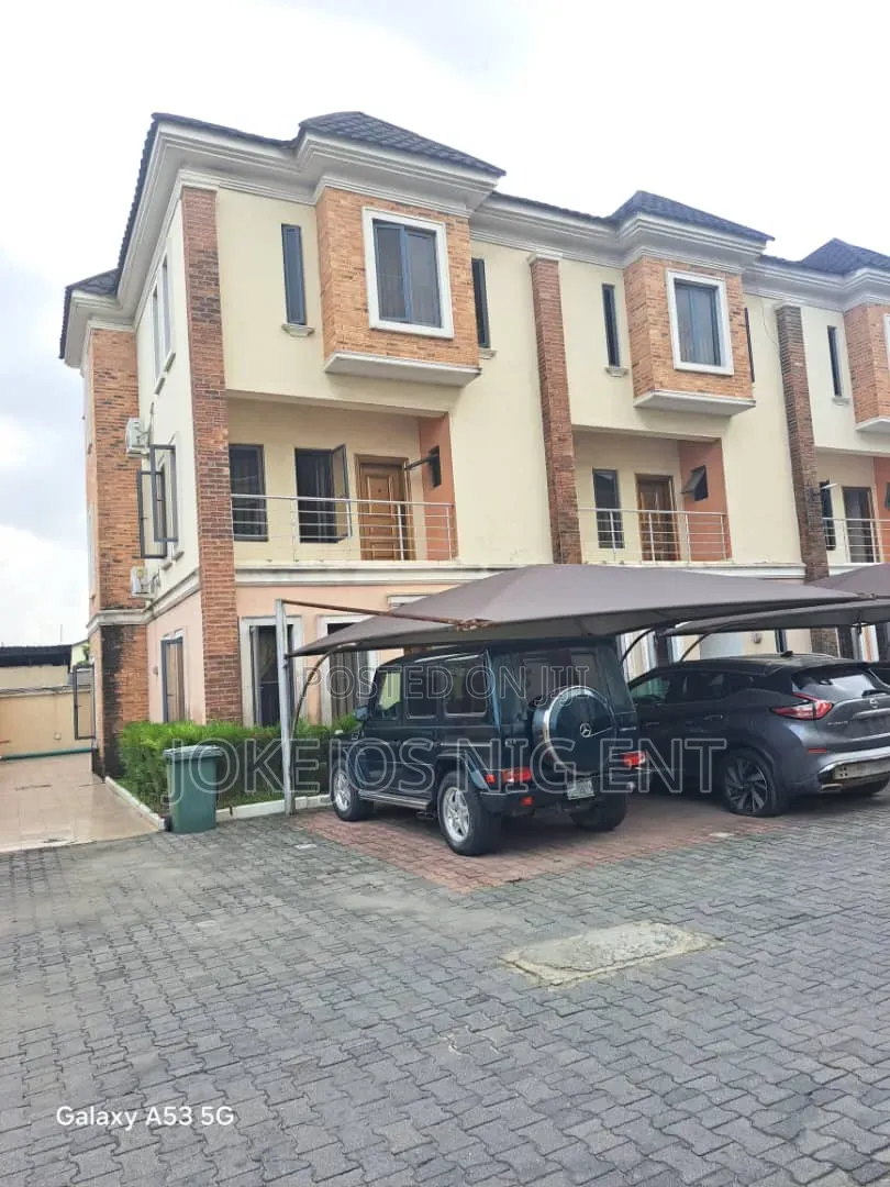 4bdrm Townhouse/Terrace in Abiola Court for sale