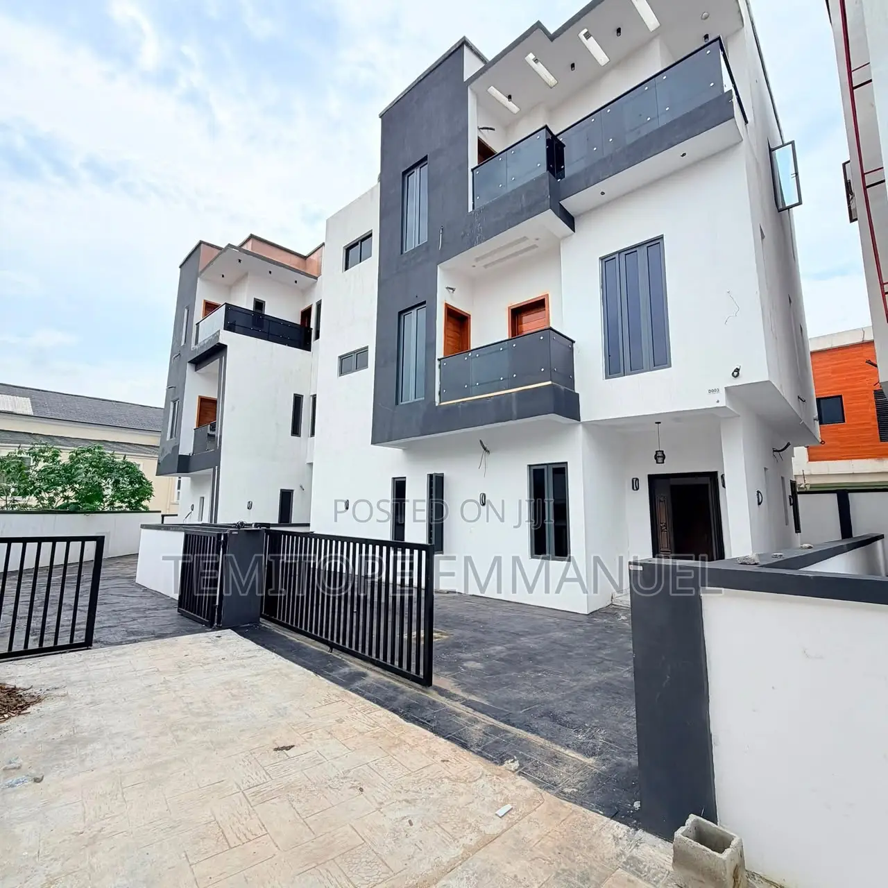 Furnished 4bdrm Duplex in GRA Phase 1 for sale
