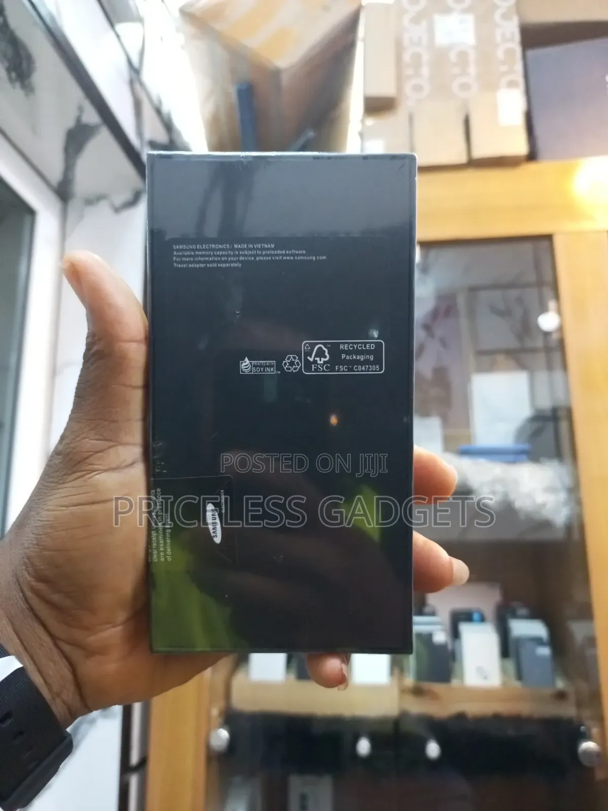 New Samsung Galaxy S22 5G 256 GB Black