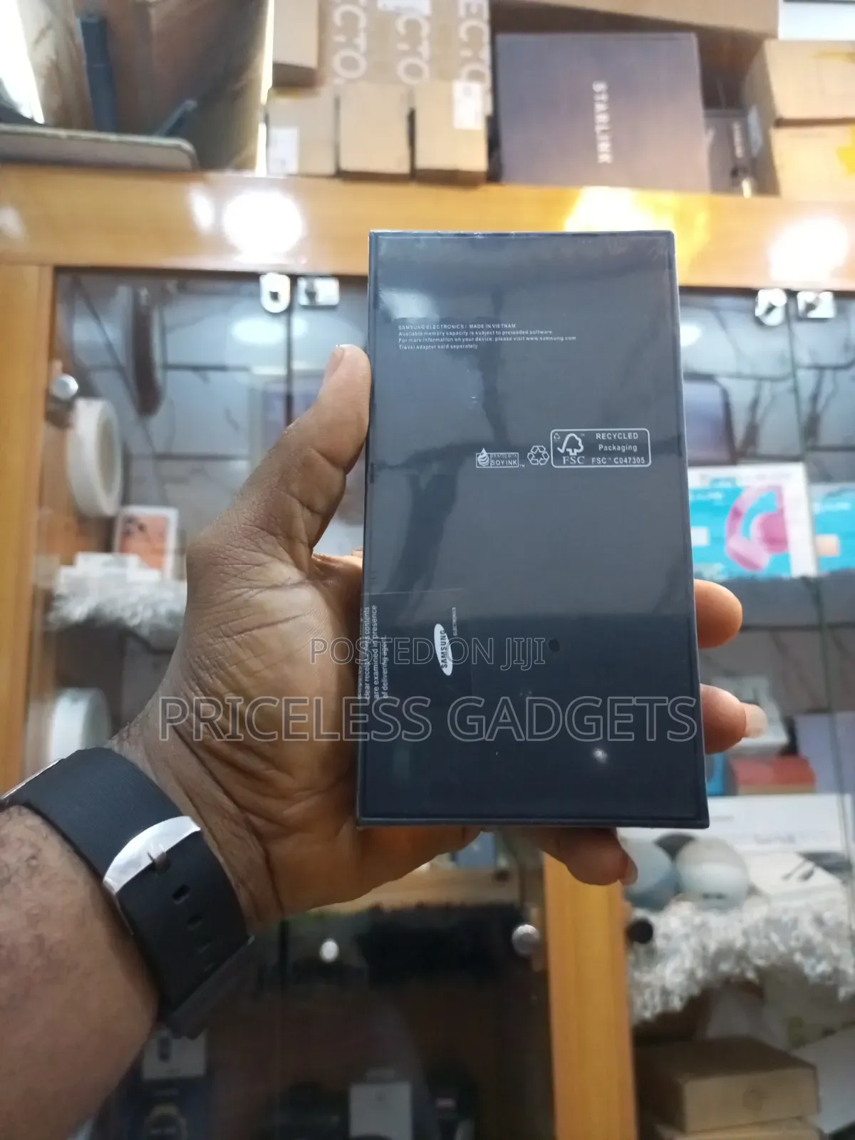 New Samsung Galaxy S22 5G 256 GB Black