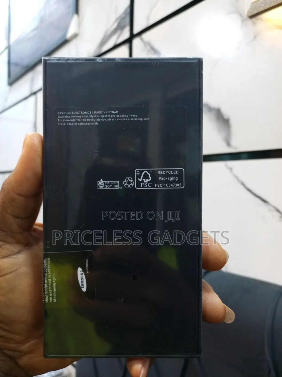 New Samsung Galaxy S22 5G 256 GB Black