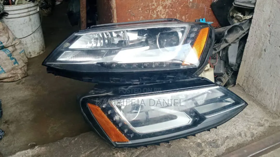 Steering Wheel and Headlight Jetta 6