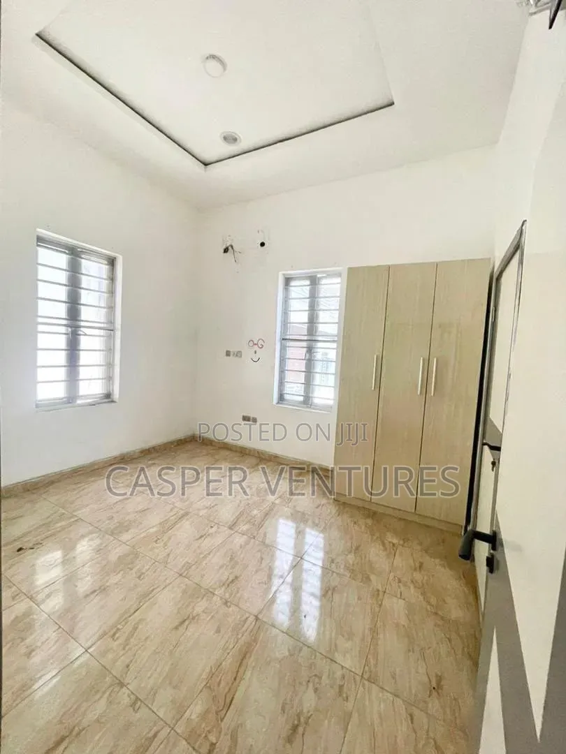 1bdrm Shared Apartment in Royal Pine Estate, Lekki Phase 2 for rent