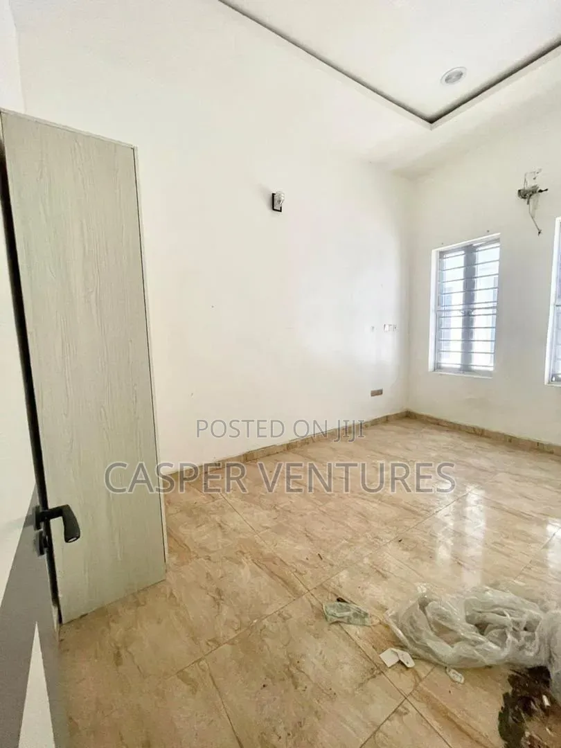 1bdrm Shared Apartment in Royal Pine Estate, Lekki Phase 2 for rent
