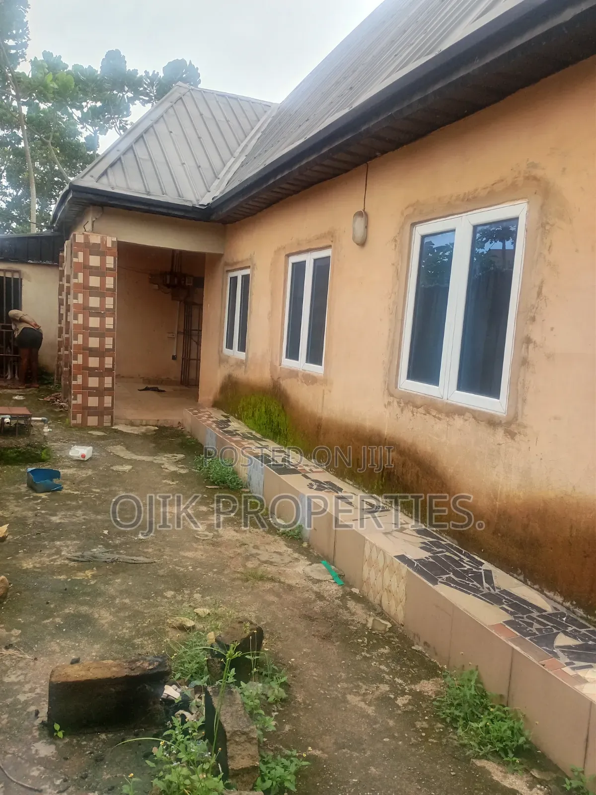 4bdrm Block of Flats in Ojik Properties, Owerri for sale