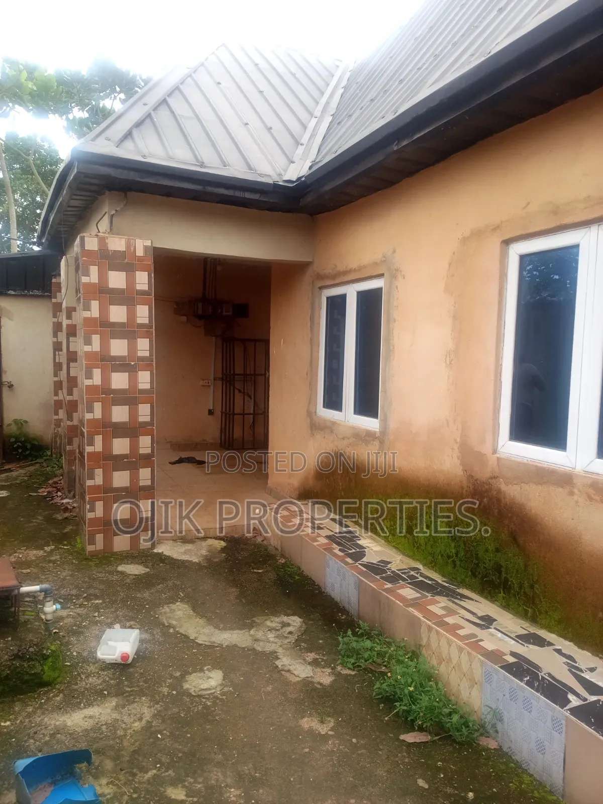 4bdrm Block of Flats in Ojik Properties, Owerri for sale