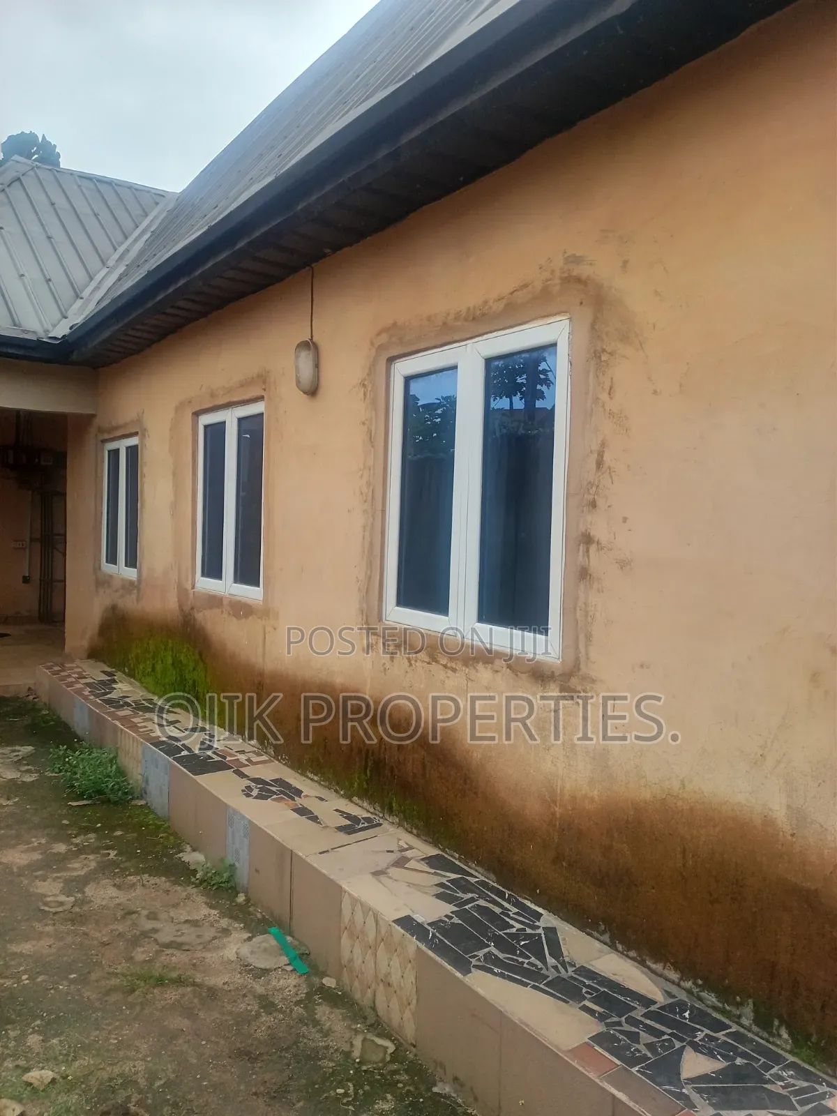 4bdrm Block of Flats in Ojik Properties, Owerri for sale
