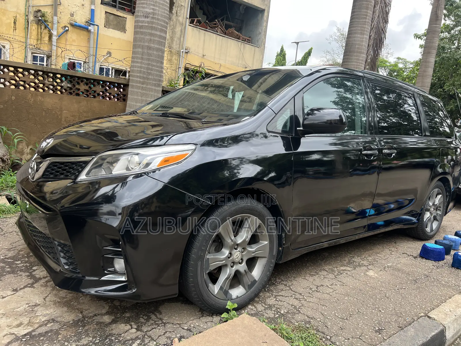 Toyota Sienna SE 8-Passenger 4dr Minivan (3.5L 6cyl 6A) 2015 Black