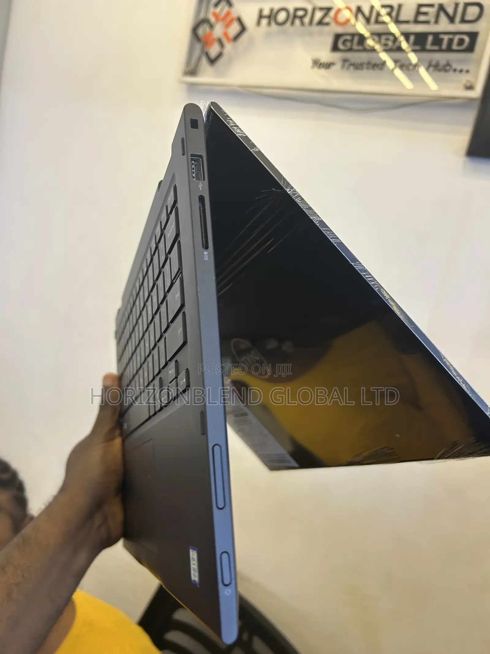Laptop Dell Latitude 3390 2-in-1 8GB Intel Core i7 SSD 256GB