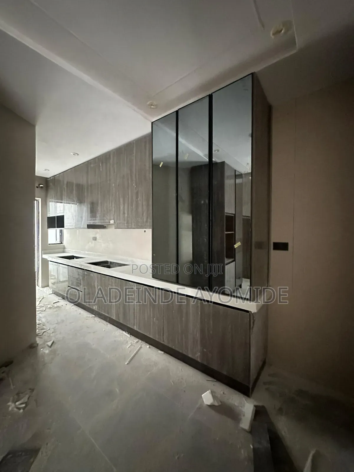 2bdrm Apartment in Lekki Phase 1 for sale