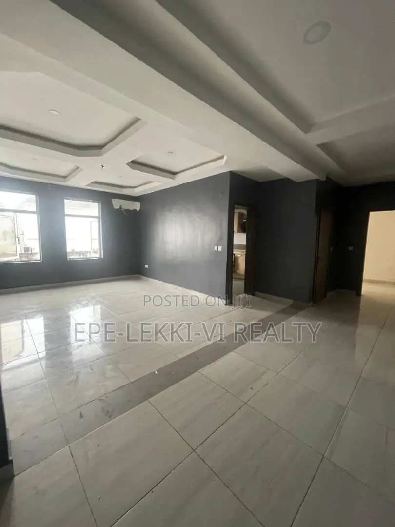 2bdrm Block of Flats in Lekki for rent