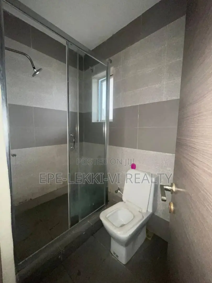 2bdrm Block of Flats in Lekki for rent