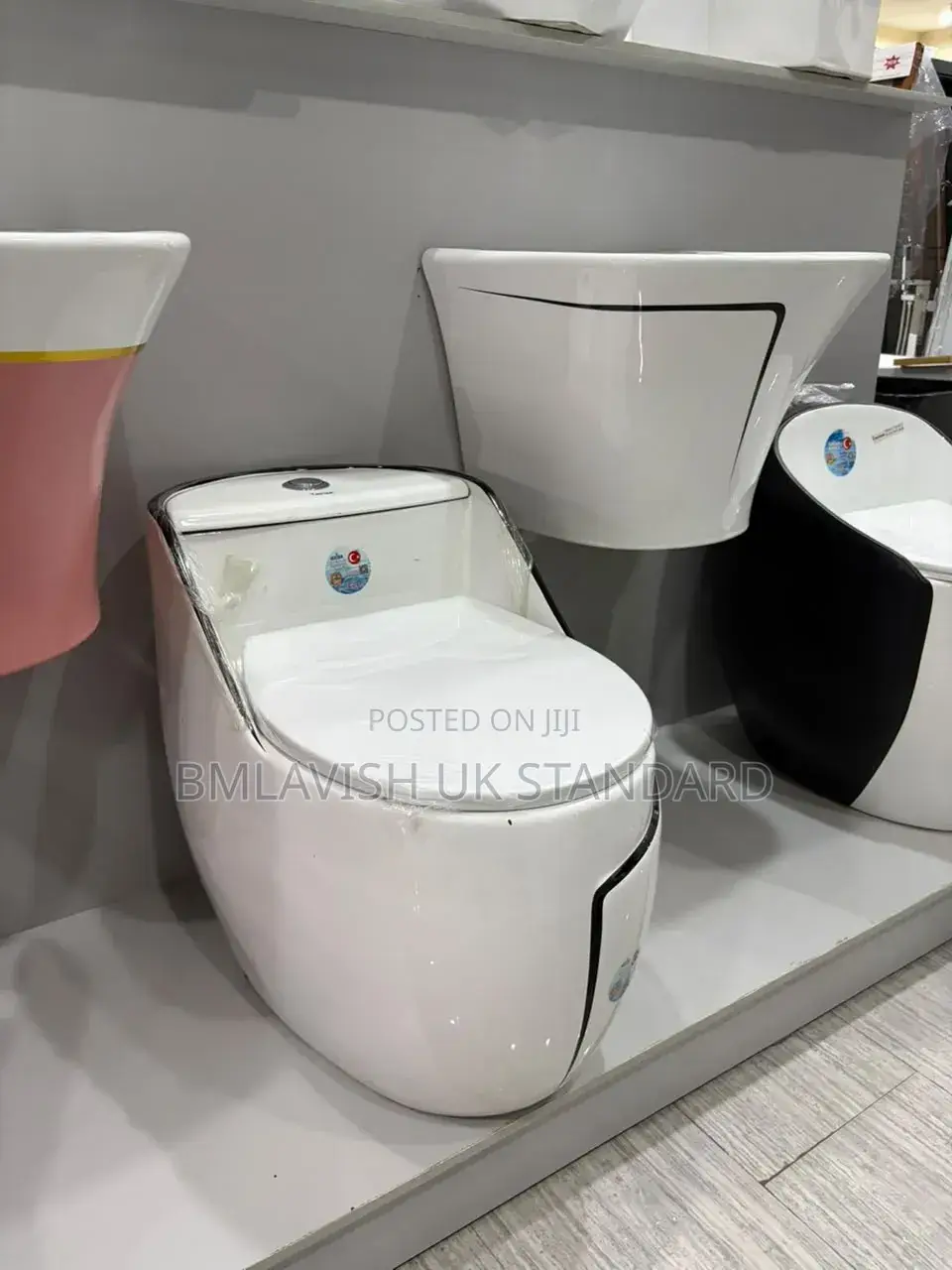 Executive One-Piece Water Closet Set With Basin
