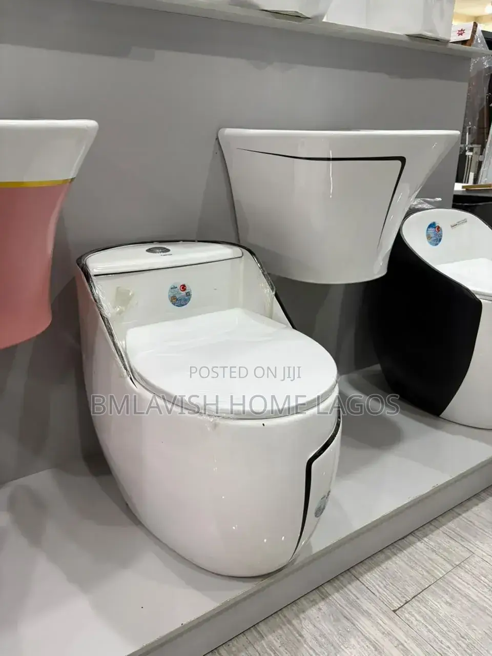 Executive One-Piece Water Closet Set With Basin