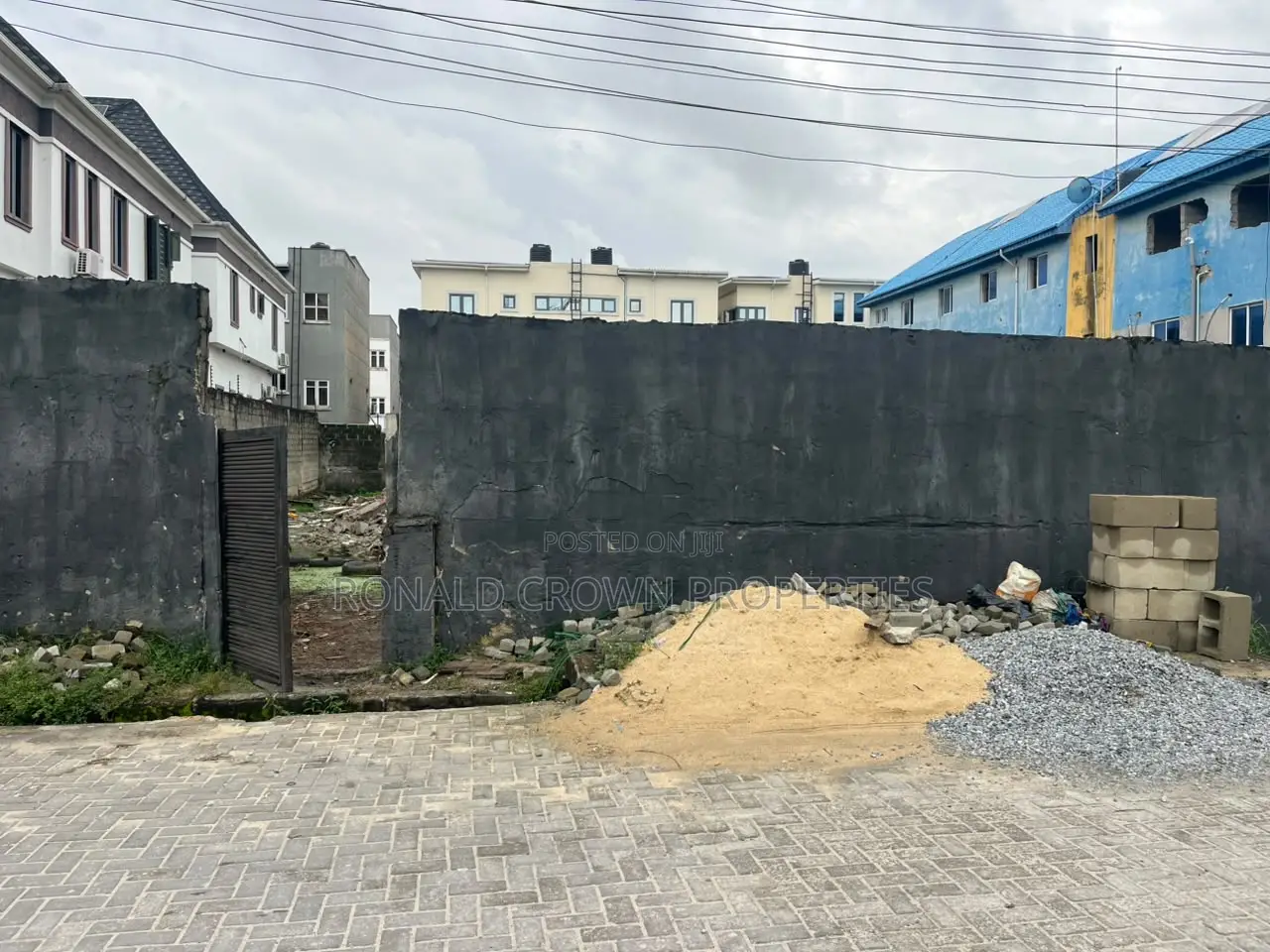 Gated 930sqm of Land at Lekki
