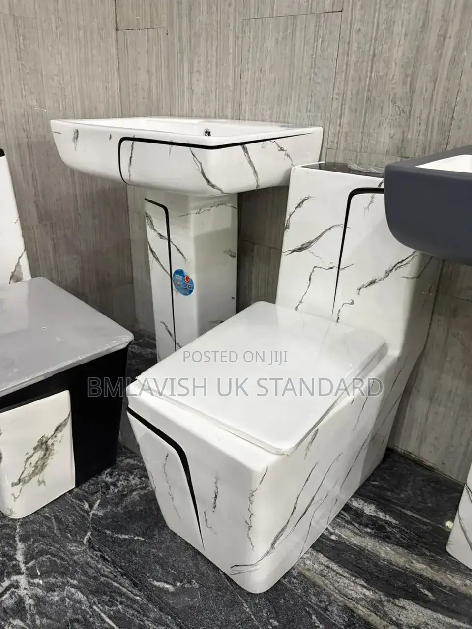 England Luxury Marble-Designed Water Closet