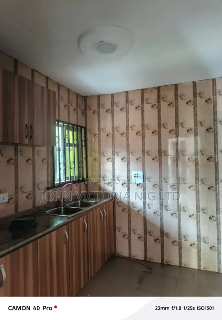 8bdrm Block of Flats in Off Governors Road, Iseri Olofin for sale