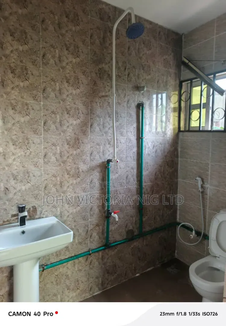 8bdrm Block of Flats in Off Governors Road, Iseri Olofin for sale
