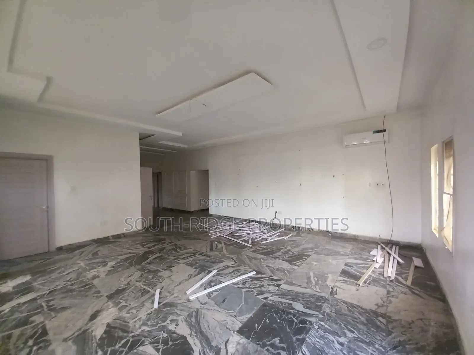 4bdrm Townhouse / Terrace in Wuye for rent