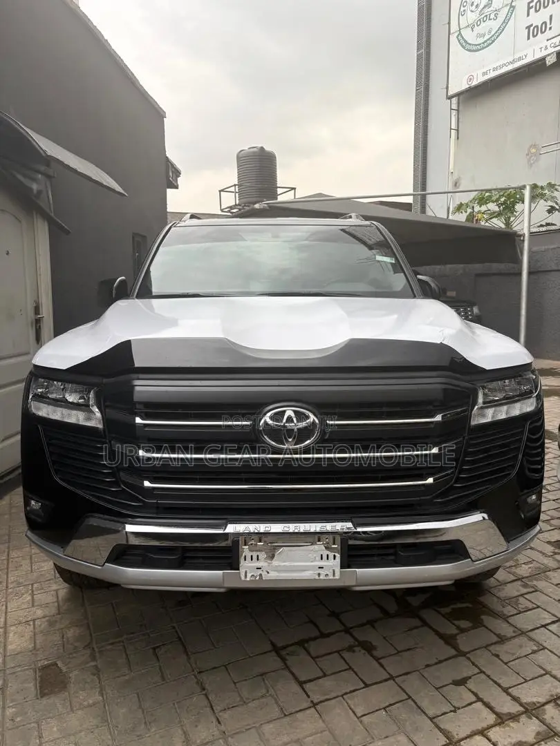 Toyota Land Cruiser 79 Series 2025 Black