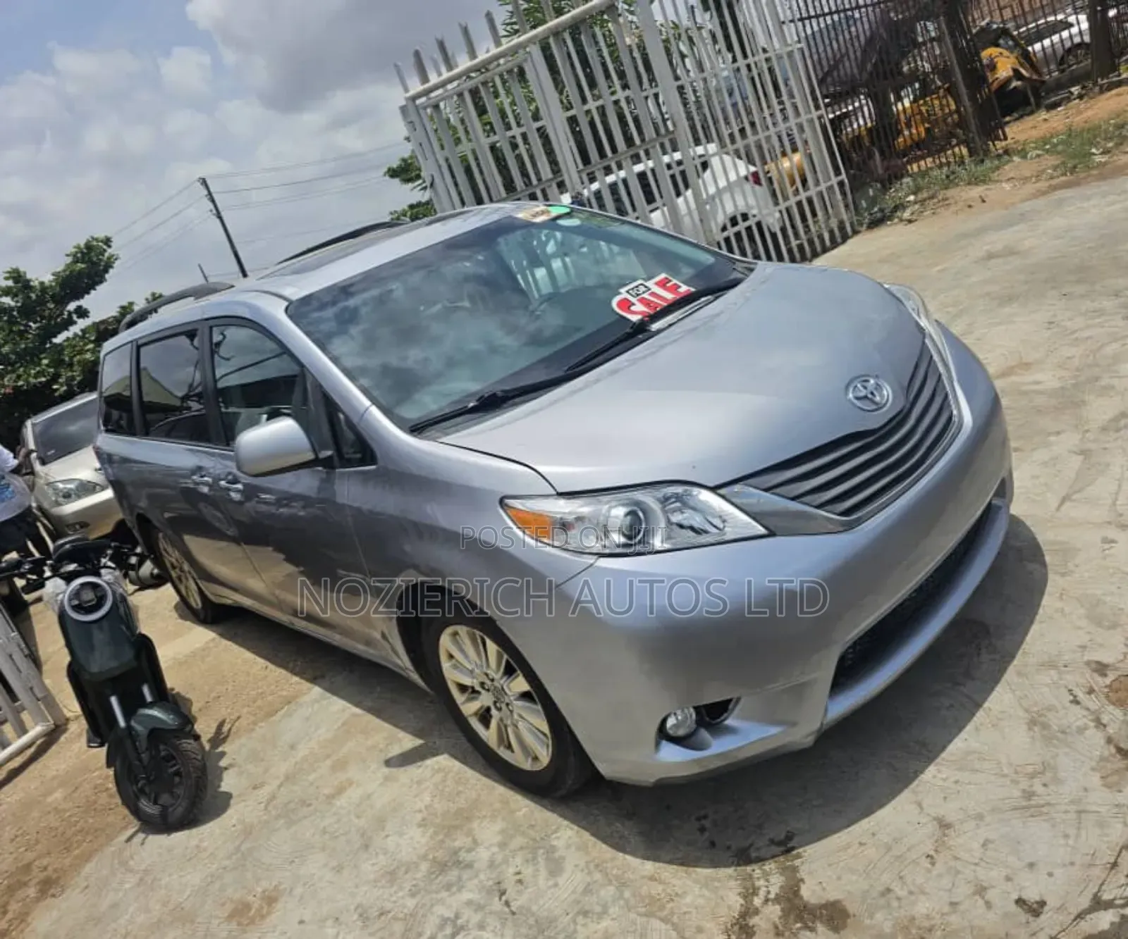 Toyota Sienna XLE 7 Passenger 2012 Silver