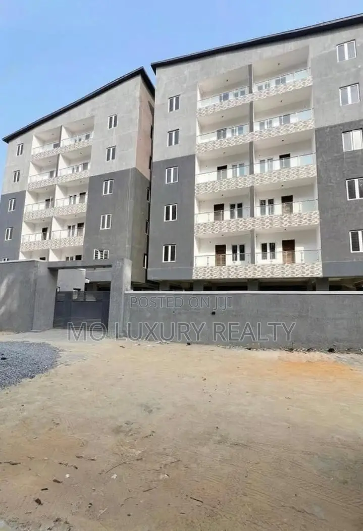 2bdrm Apartment in Lekki Phase 1 for rent