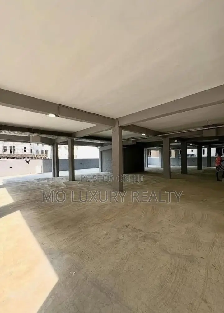 2bdrm Apartment in Lekki Phase 1 for rent