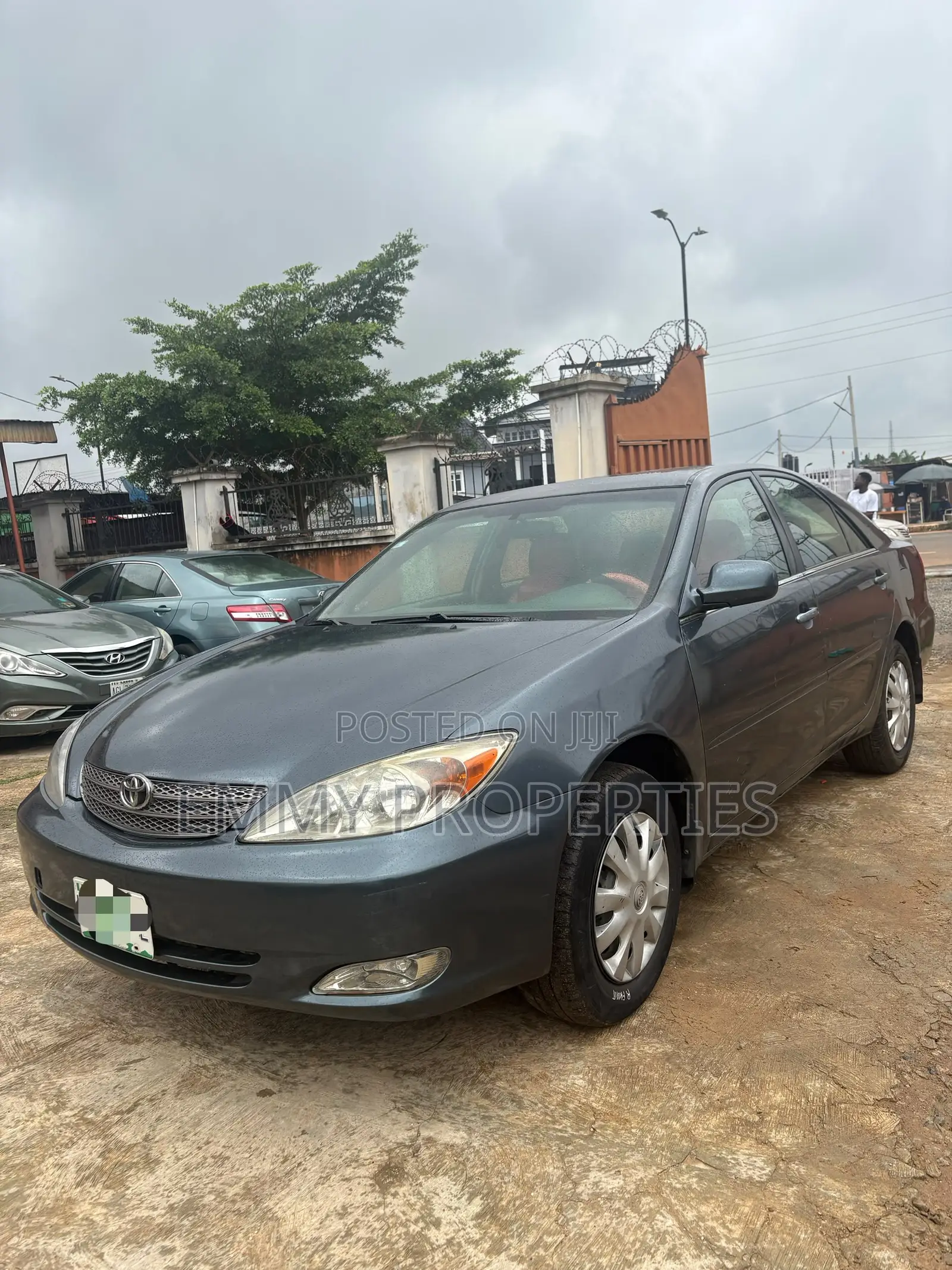 Toyota Camry LE 4dr Sedan (2.4L 4cyl 5A) 2005 Gray