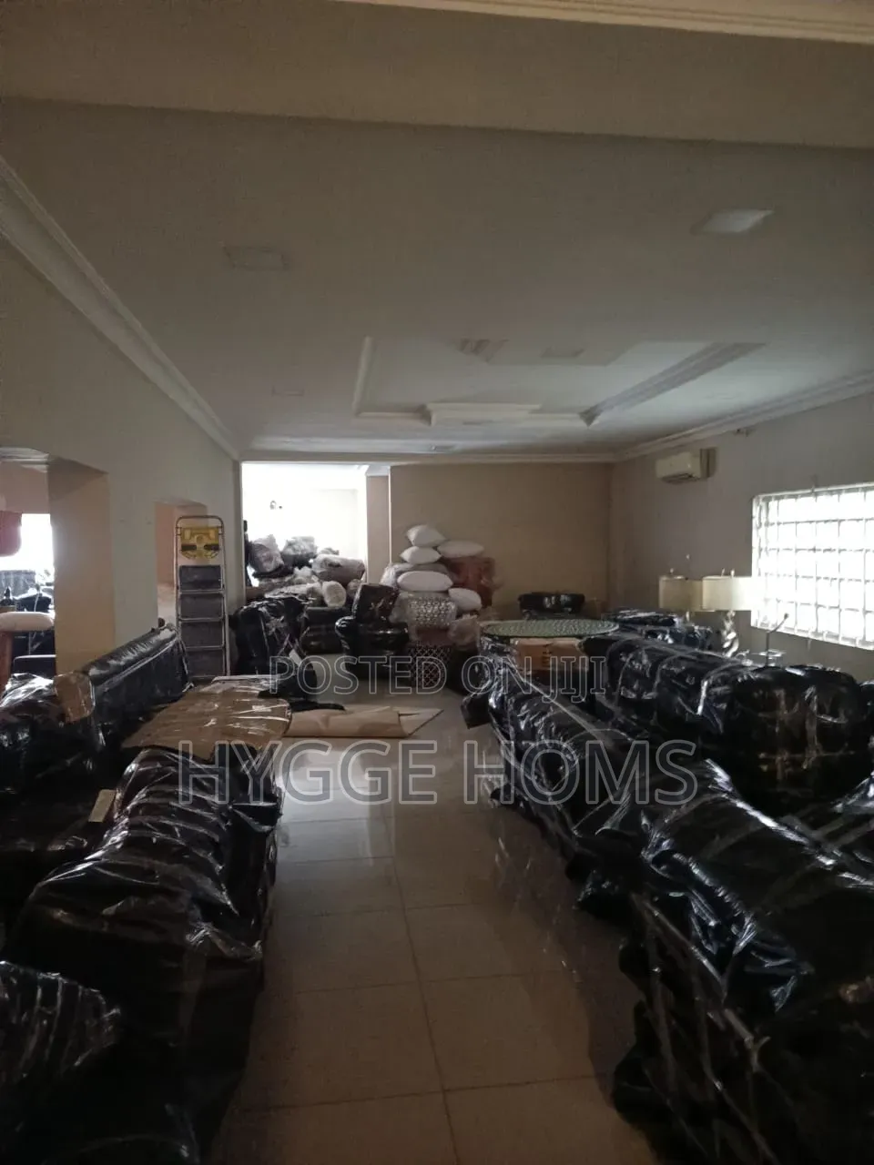 Prime Commercial Building Good for Many Businesses on 720sqm Vi