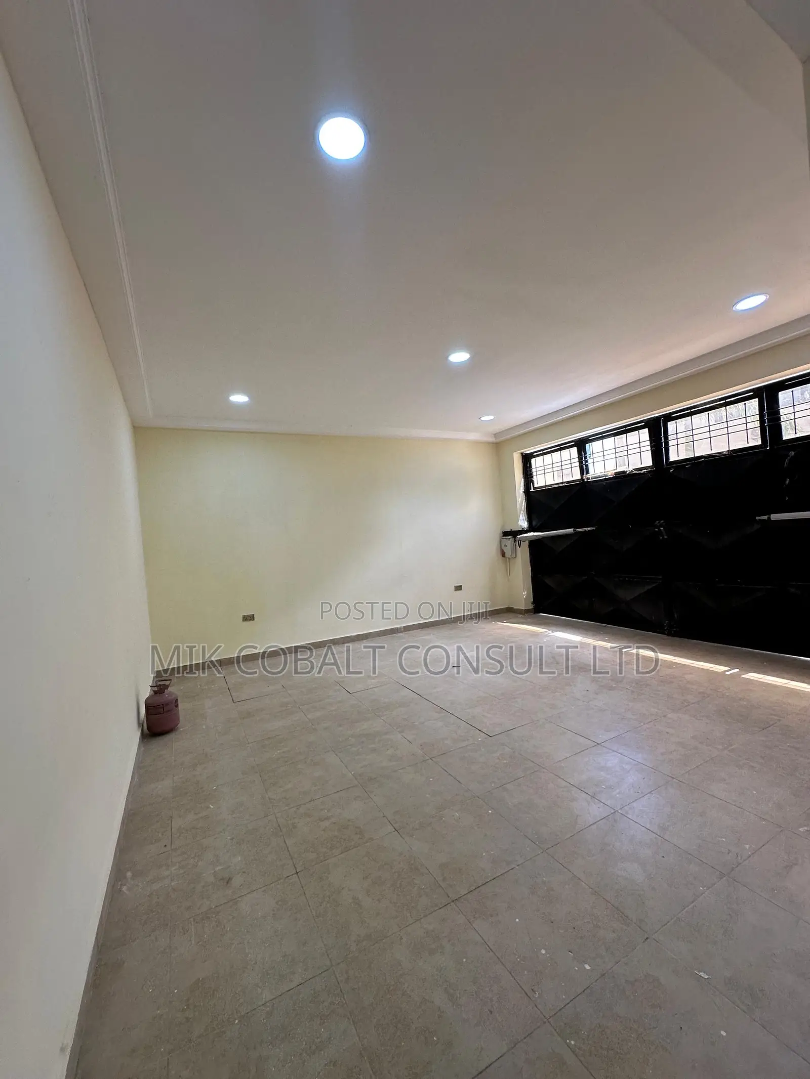 4bdrm Townhouse / Terrace in Diplomatic Zone, Katampe Extension