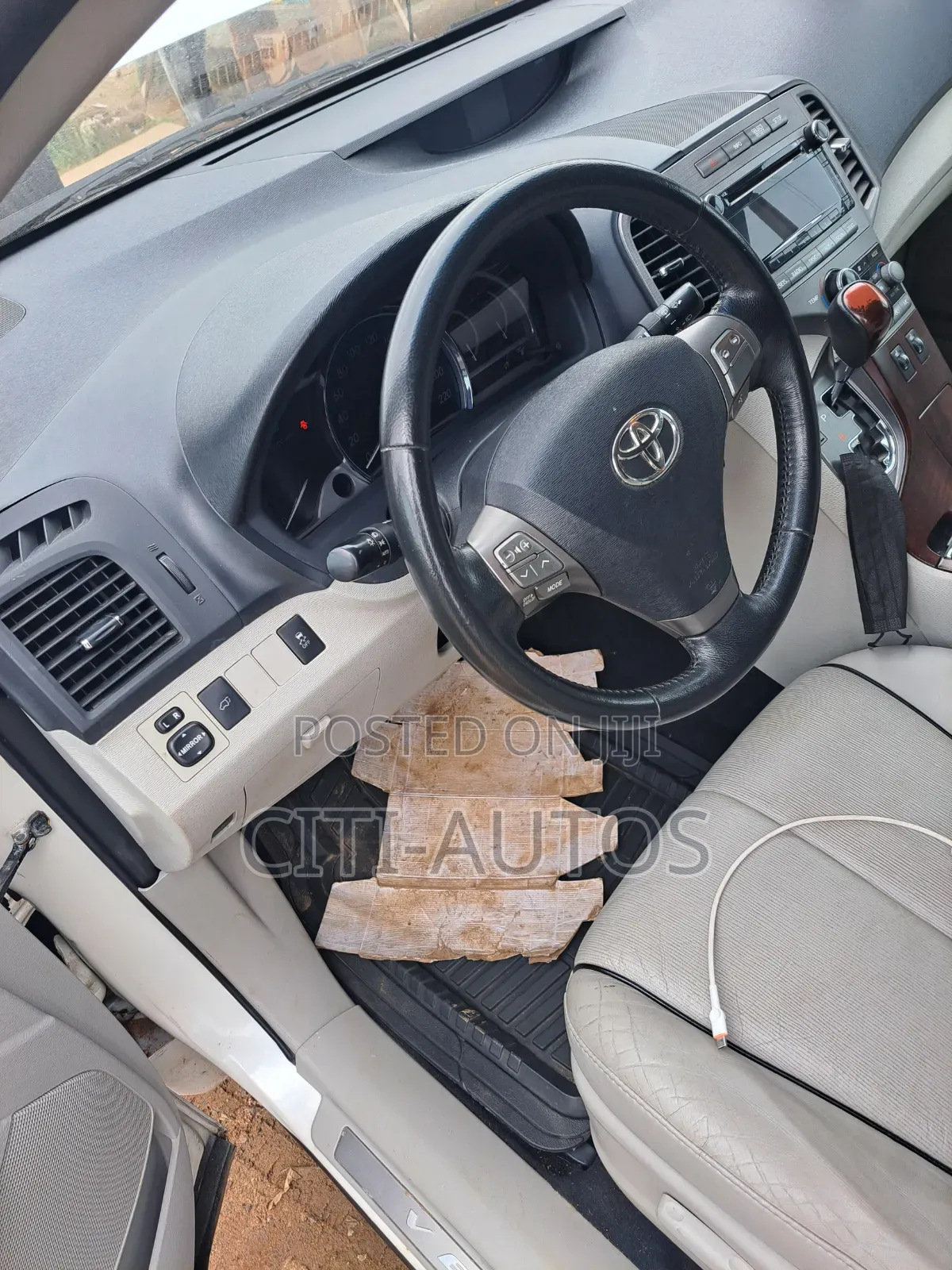 Toyota Venza 2010 White
