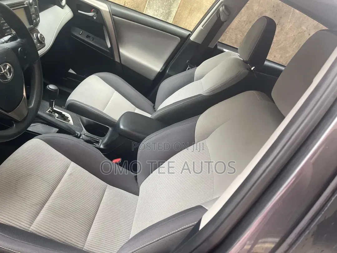 Toyota RAV4 2016 Gray