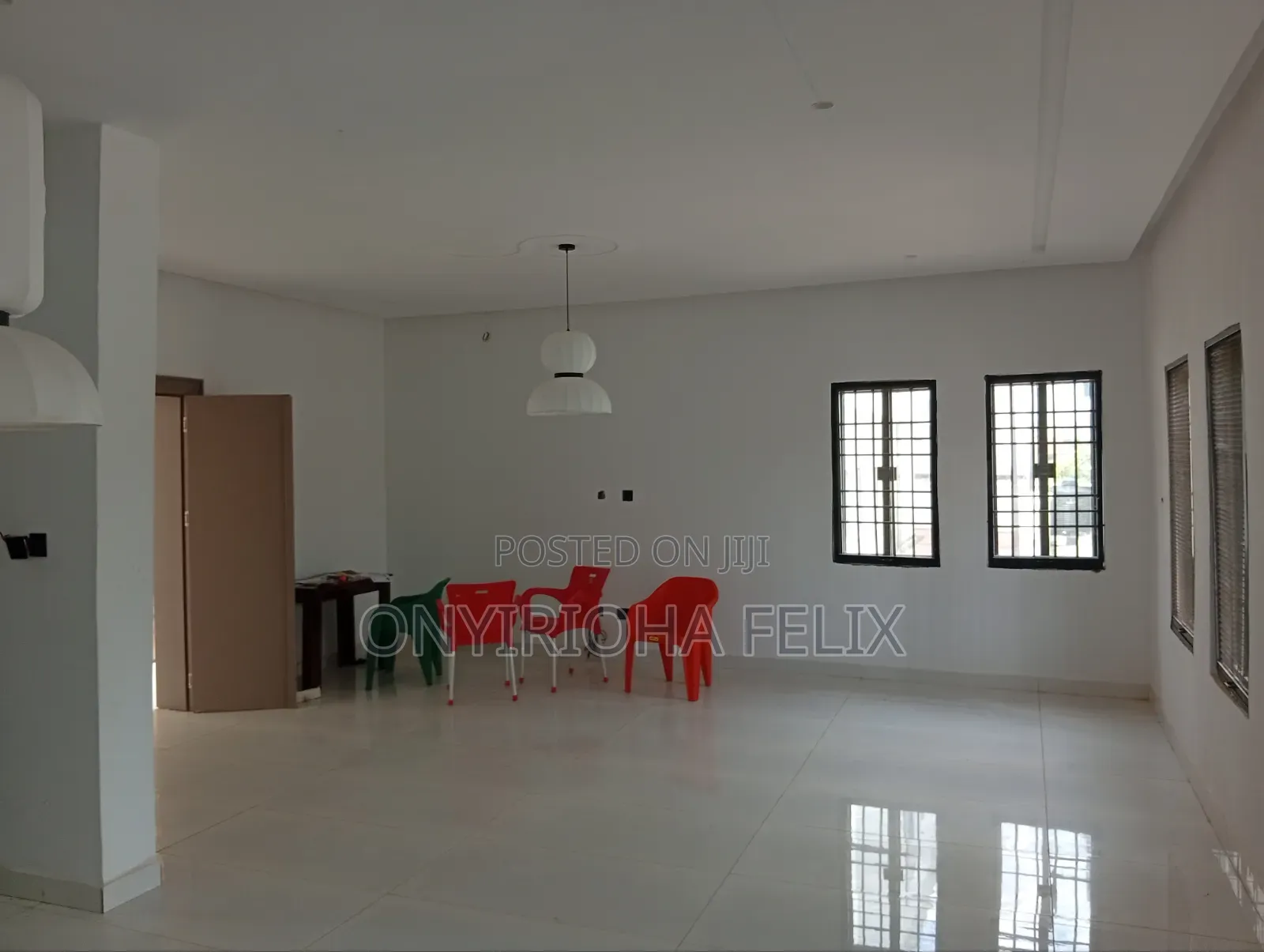 5bdrm Duplex in Jahi Gilmore for sale
