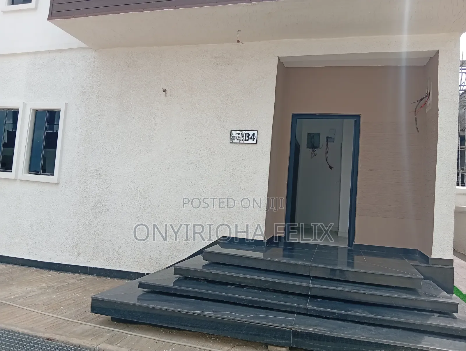 5bdrm Duplex in Jahi Gilmore for sale