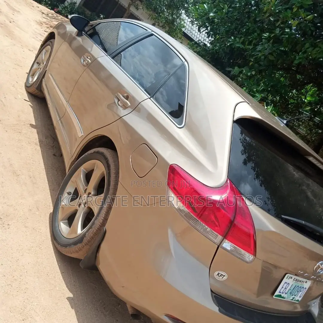Toyota Venza V6 AWD 2010 Gold