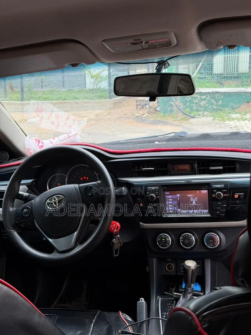 Toyota Corolla 2015 Black