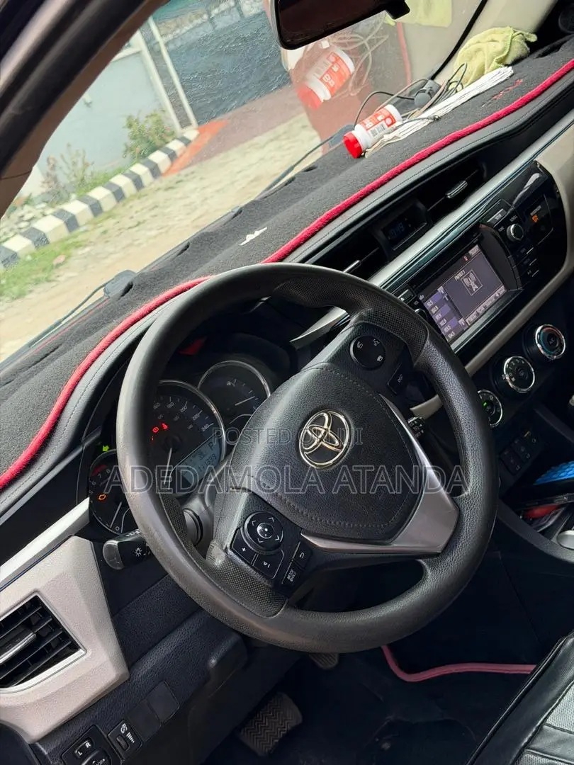 Toyota Corolla 2015 Black