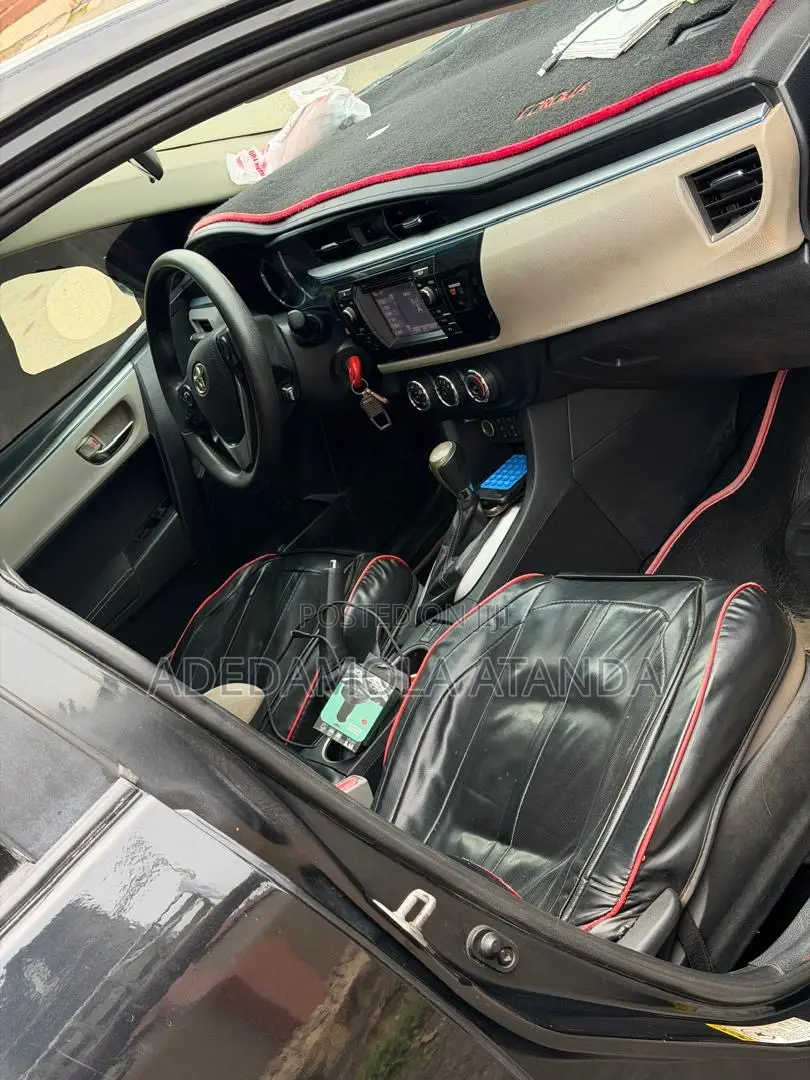 Toyota Corolla 2015 Black