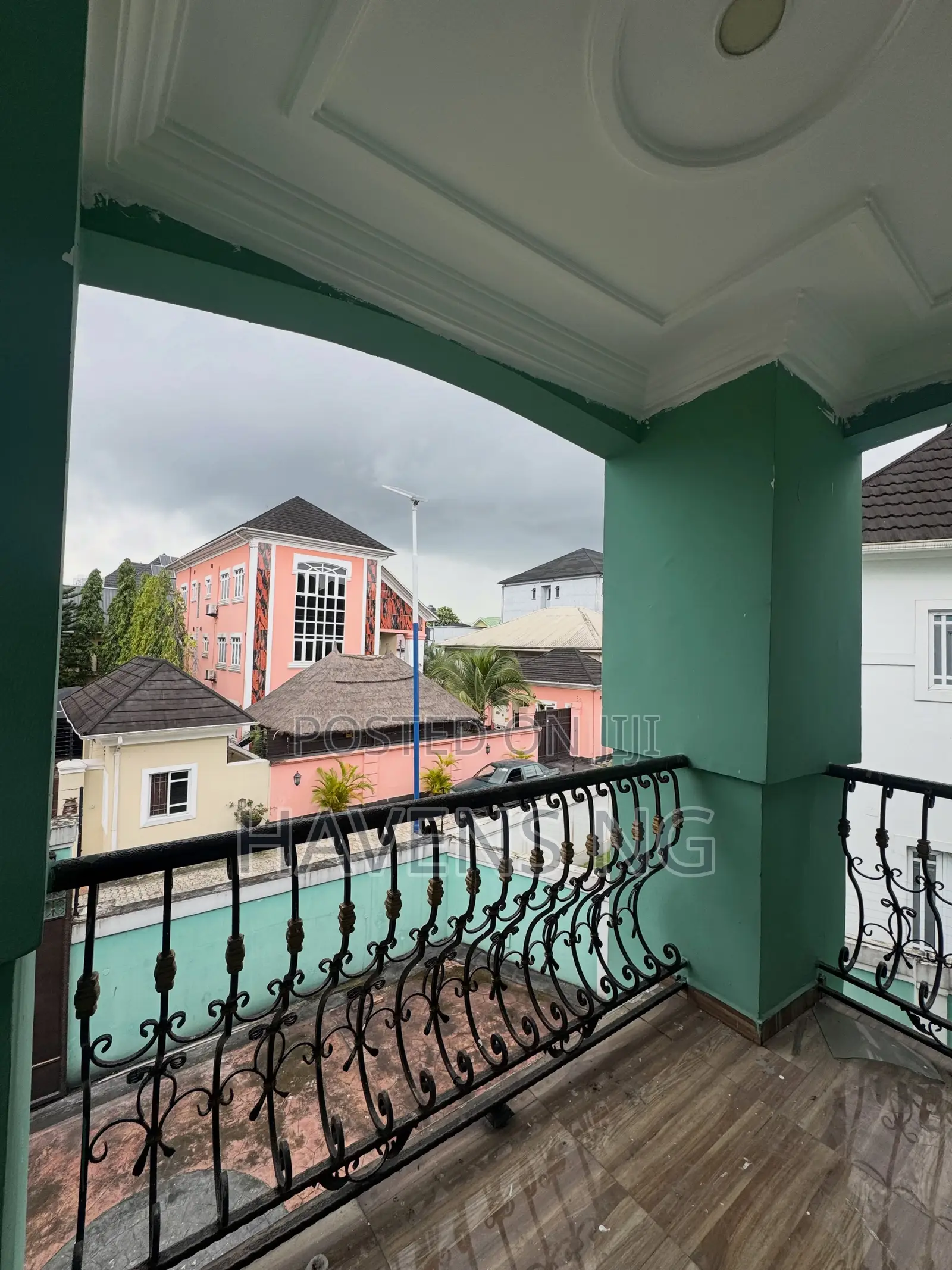 9bdrm Duplex in New Layout for sale