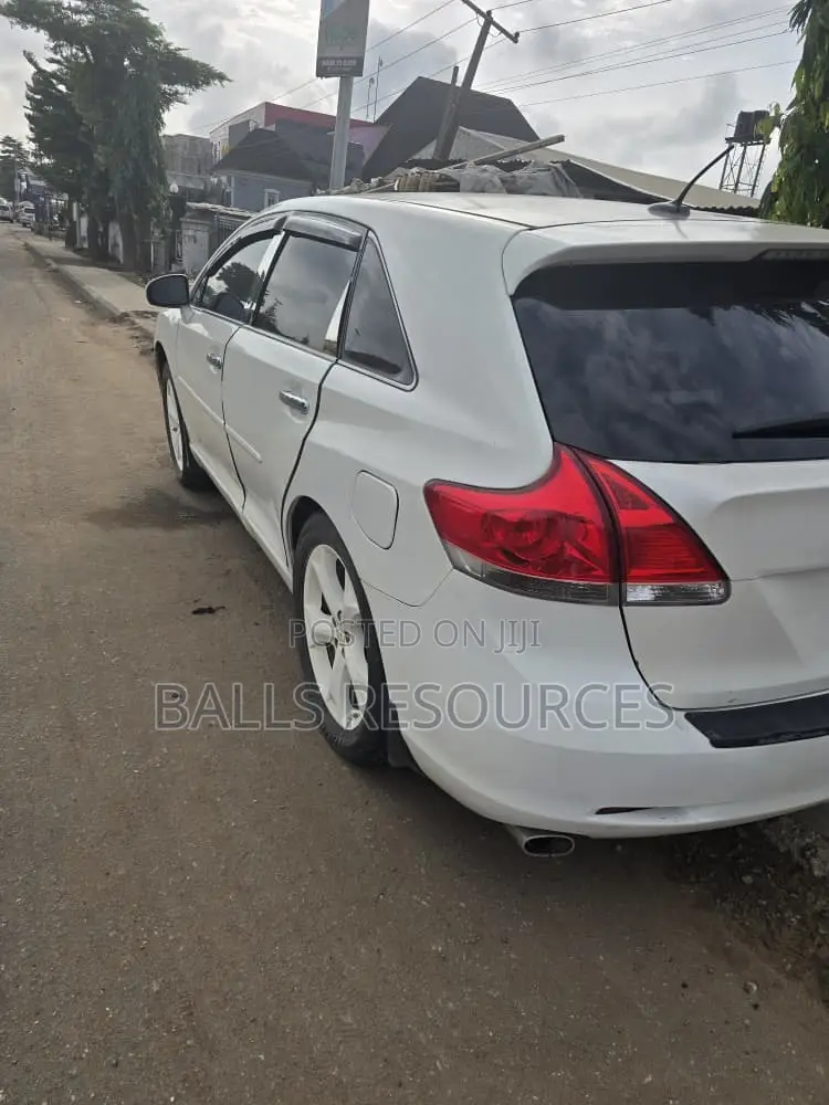 Toyota Venza AWD 2010 White