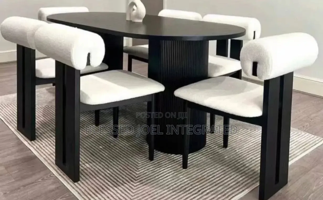Black Dining Table With 6sits