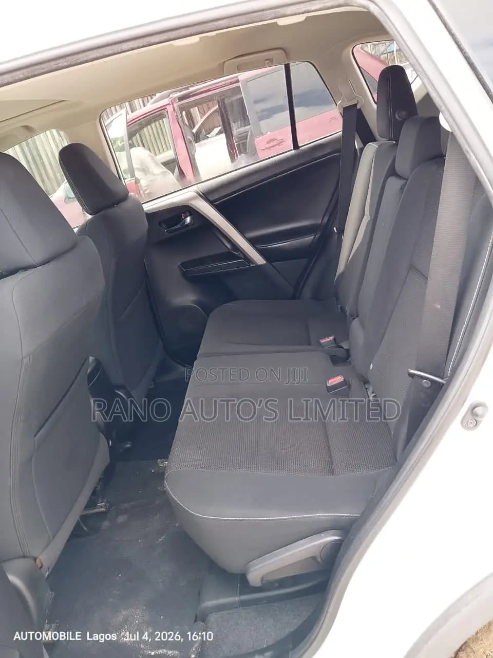 Toyota RAV4 XLE 4dr SUV (2.5L 4cyl 6A) 2018 White
