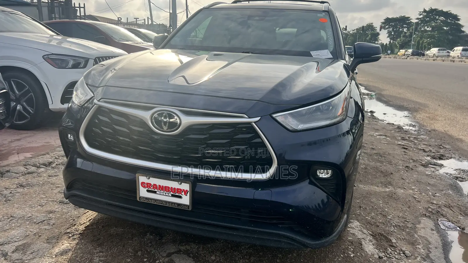 Toyota Highlander XLE 2021 Blue