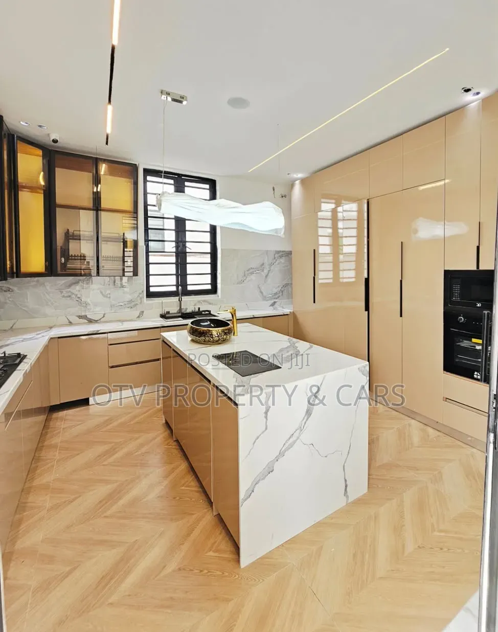 5bdrm Duplex in Lekki Phase 1 for sale
