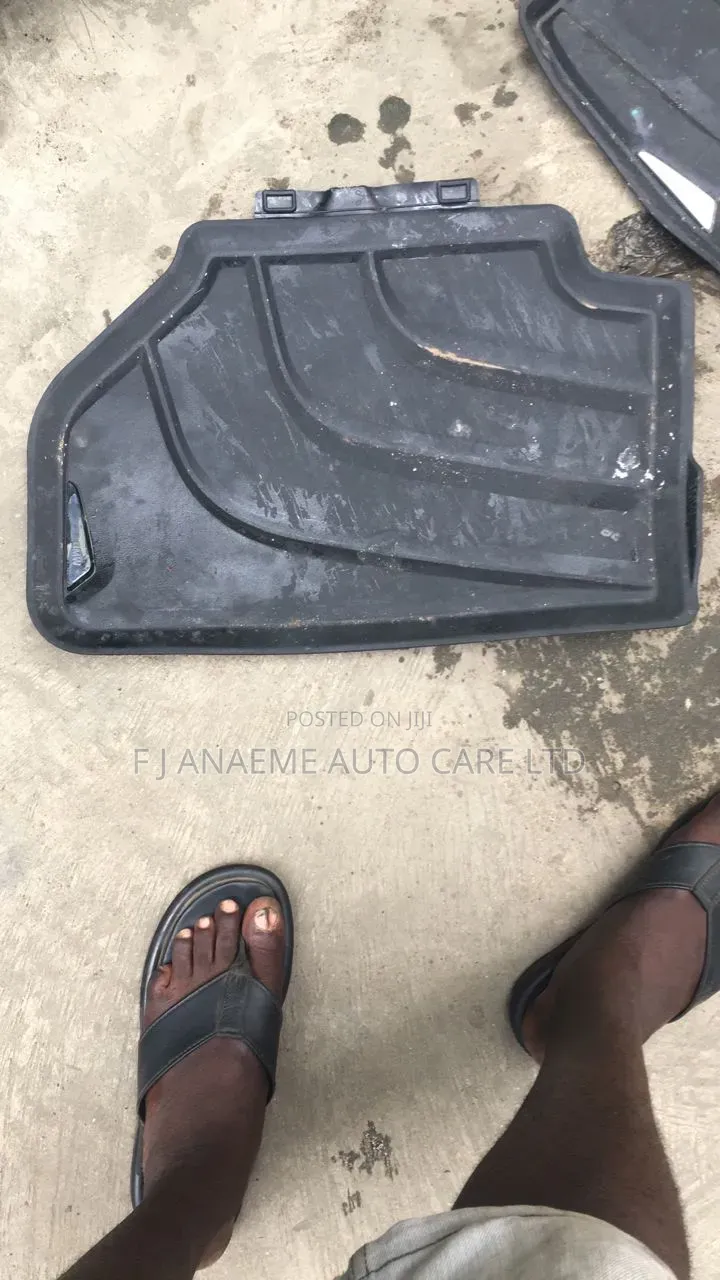 Range Rover Footmat Rubber Carpet Follow Come Factory Fitted