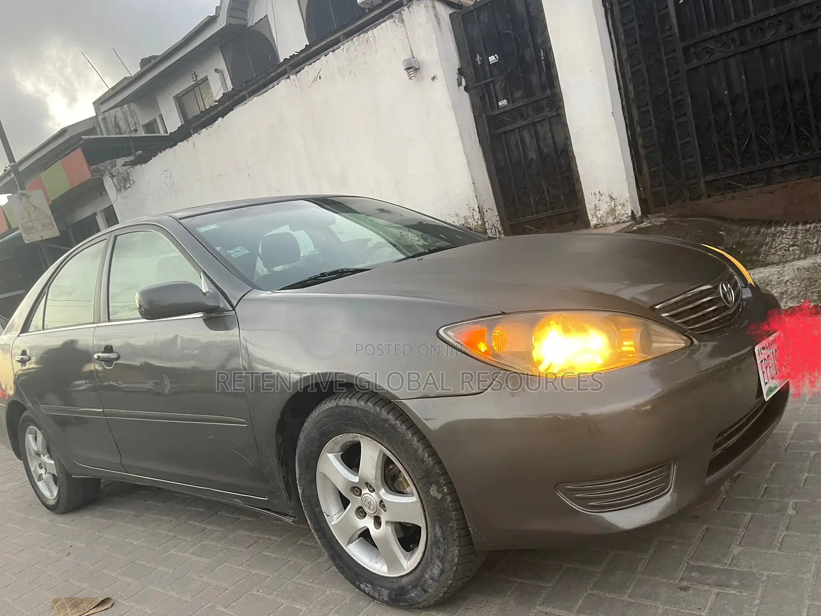 Toyota Camry LE 4dr Sedan (2.4L 4cyl 5A) 2005 Gray