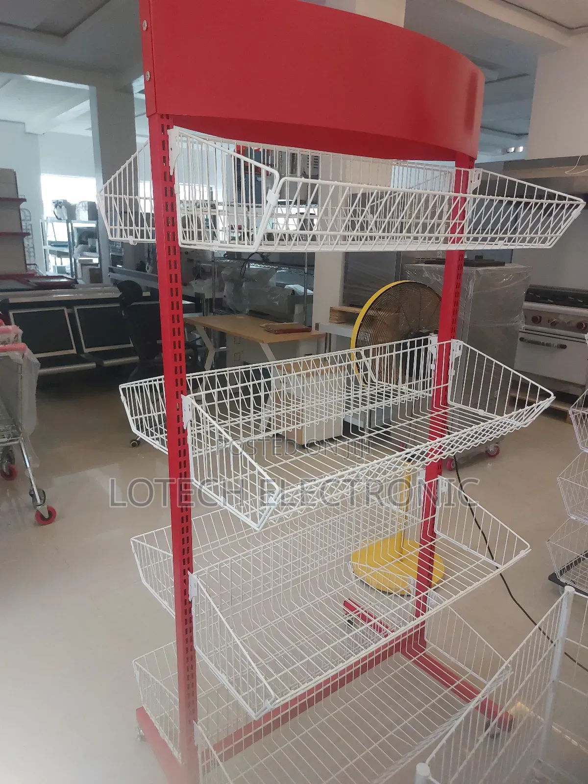 4-Face Biscuit Chips Display Rack–Heavy-Duty Supermarket Display