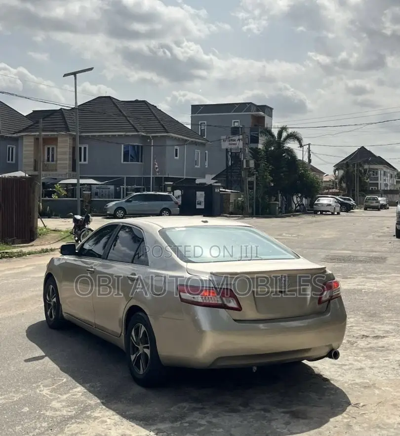 Toyota Camry 2008 Gold
